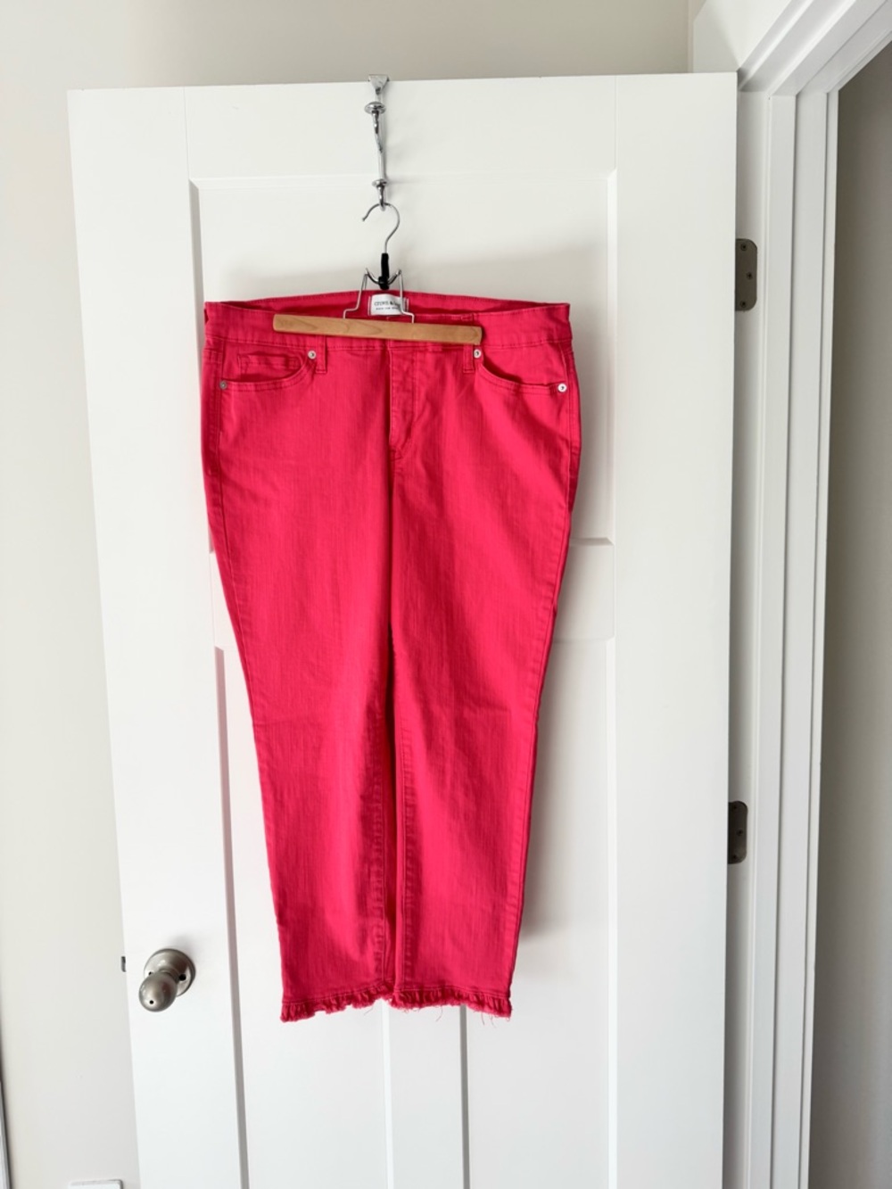 crown & ivy Bright Pink Skinny Jeans